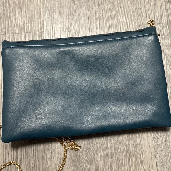Blue chain purse/clutch detailed faux leather - Picture 4 of 4